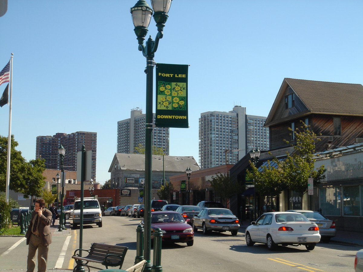 Fort Lee Main Street, NJ - ファイル:MainSt FortLee NJ.JPG - Wikipedia